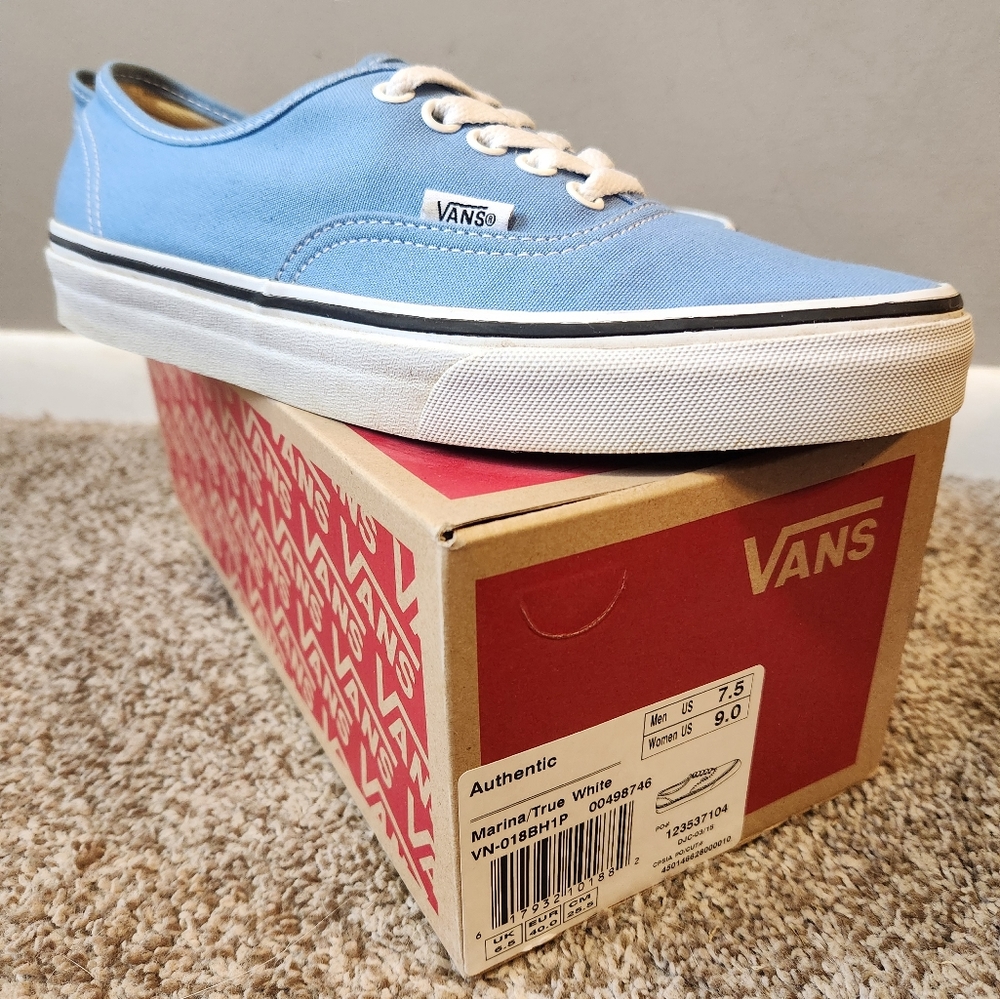 Vans Marina/True White size 9